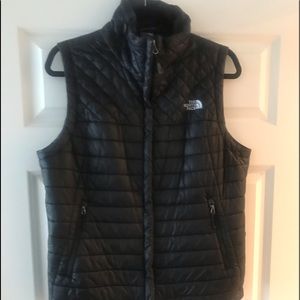 North face vest (ladies)